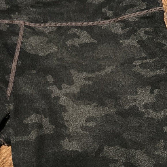 Fabletics camo leggings - Picture 3 of 3